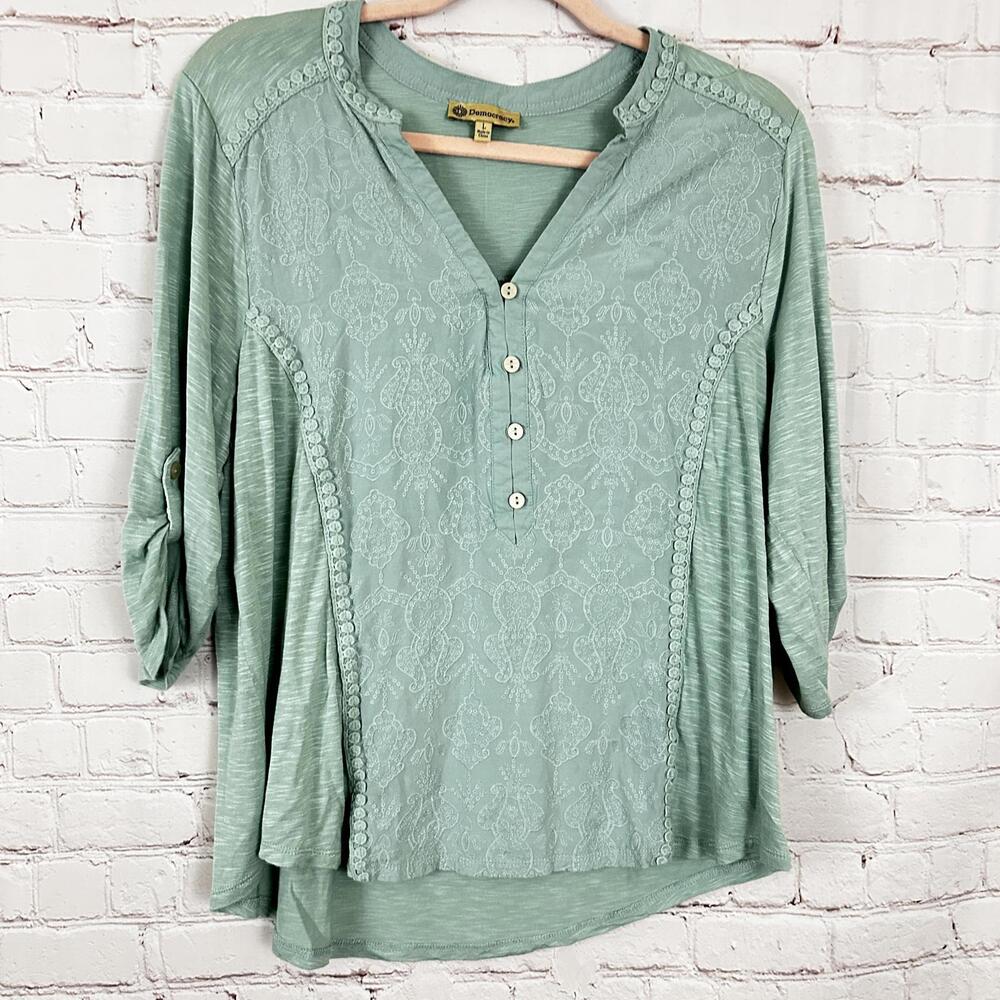 Democracy Women's Light Green Casual Top  Size L
